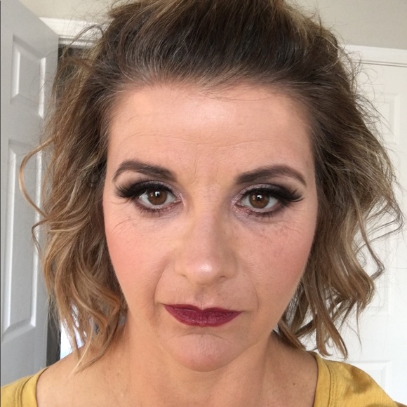 Meet your Posher, Aneta - Picture 1 of 1